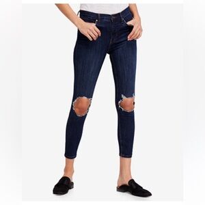 Free People Busted Knee jeans 👖
